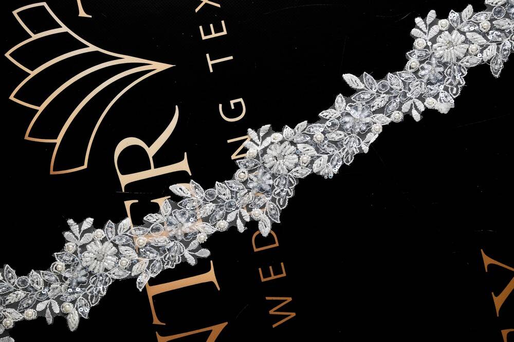 Embroidered belt 2000000012773 image from the Inter Tex catalogue for bridal fabrics, lace, appliques and B2B atelier orders.